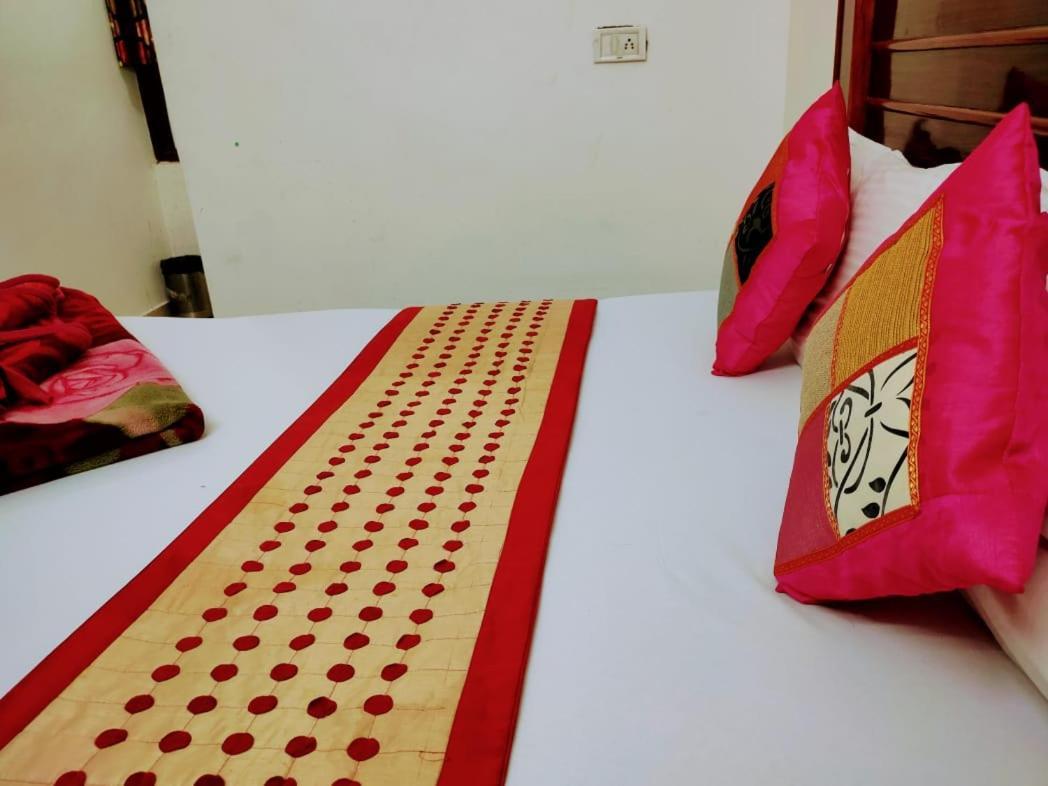 Hotel Diamond New Delhi Eksteriør billede